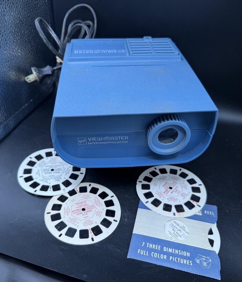 Vintage GAF Viewmaster Entertainment Projector LV-1 BLUE Projector Tested